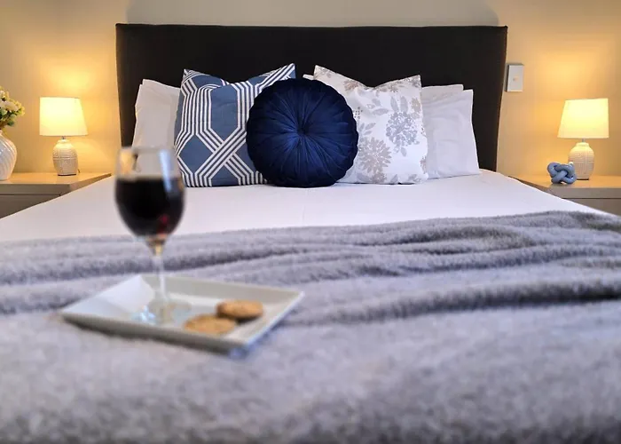 Tower Junction Motor Lodge- Motel With Airport And Railway Station Shuttle Service- Best Location - Close To Westfield Mall, Tower Junction Shopping Centre, Restaurants, Cafes Etc Christchurch