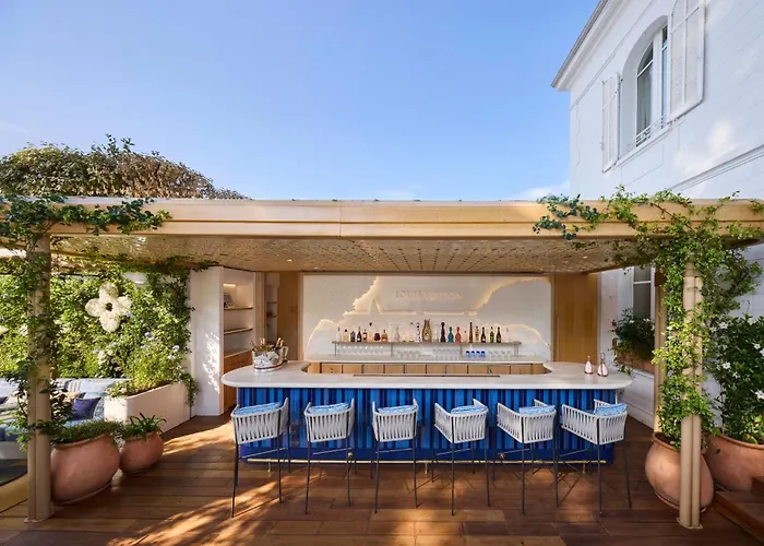 White 1921 Hotel Saint-Tropez