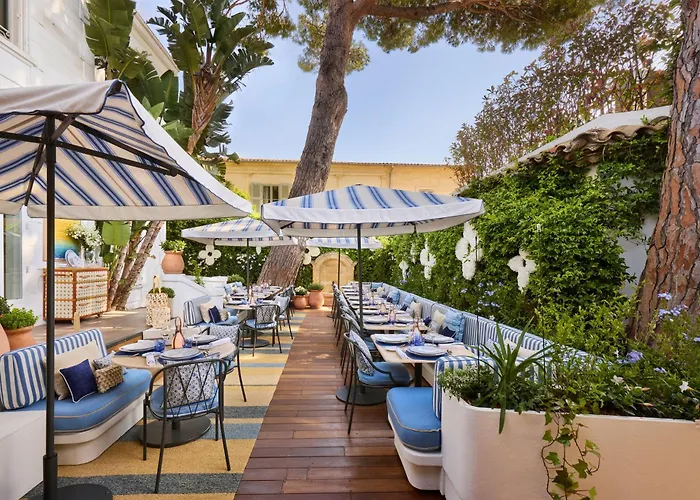 White 1921 Hotel Saint-Tropez