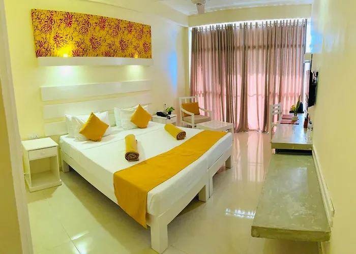 Beacon Beach Hotel Negombo