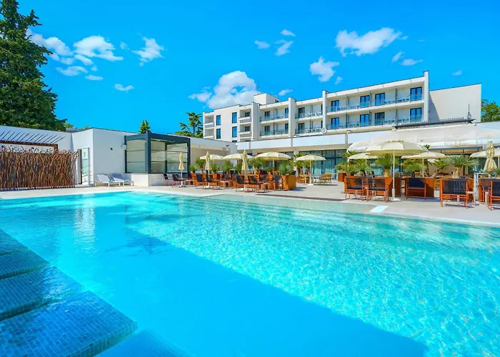 Hotel Alkar - Family Friendly Hotel With Pool In Sinj, Dalmatia