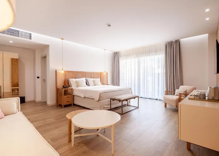 Glow Boutique Hotel & Suites Sarande