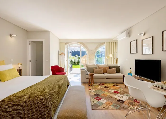 Boavista Garden Studio 183 | Private Patio & Ac Porto