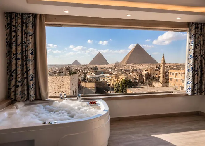 Pyramid Edge Hotel & Exclusive Pyramids View Rooftop Kafret el-Gabal