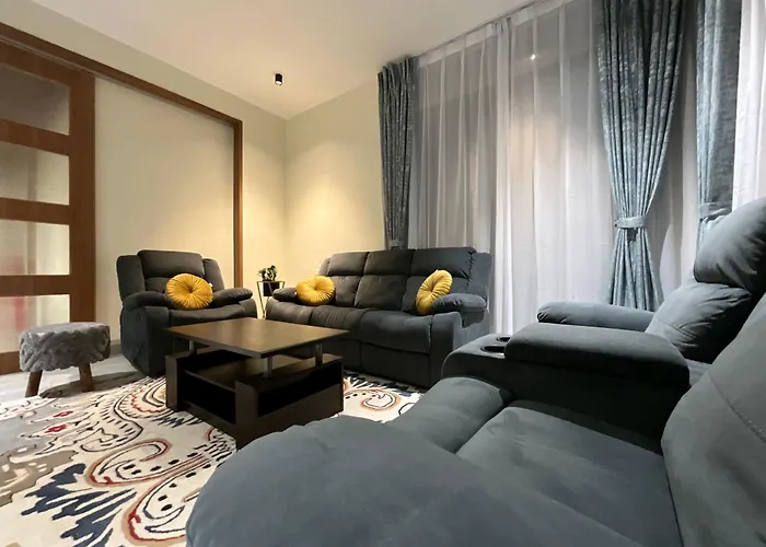 Golden Creeper, Luxe Villa Kodaikanal