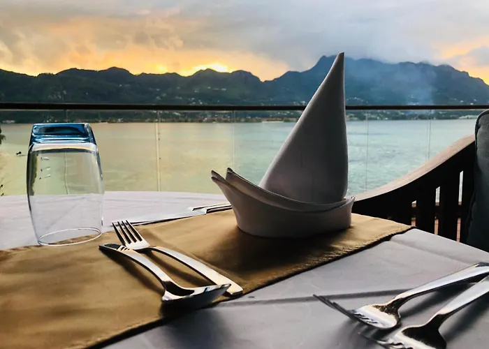 Cerf Island Resort Round Island