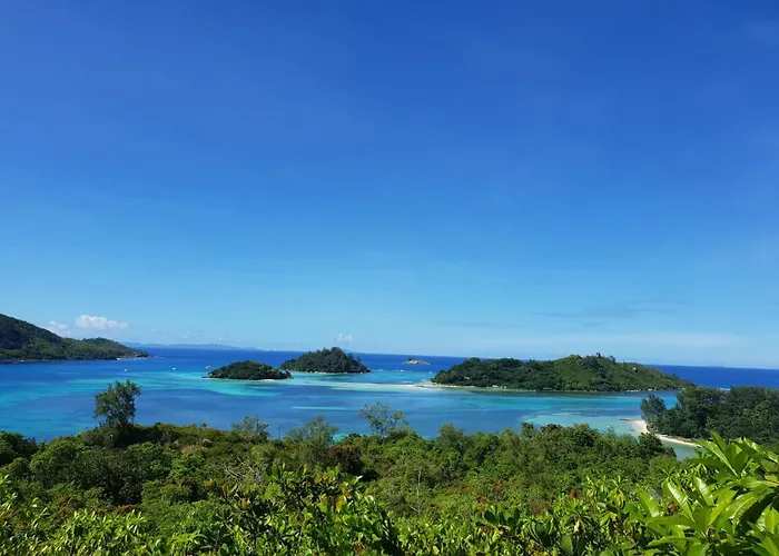Cerf Island Resort Round Island