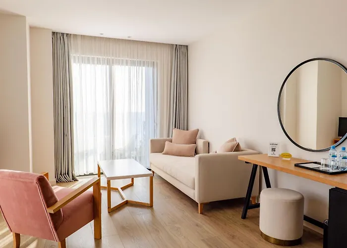 Glow Boutique Hotel & Suites Sarande