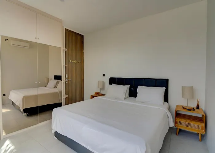 Stylish 4Br Villa With Private Pool In Batu Bolong Canggu 