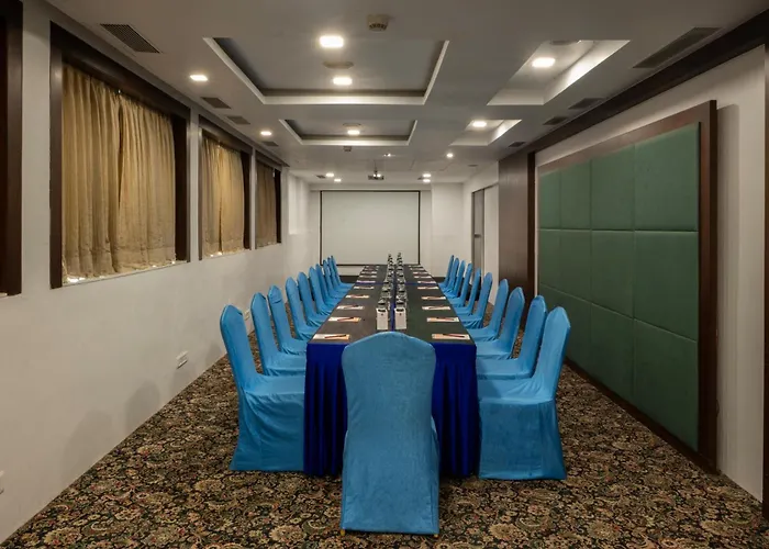 La Woods Hotel Chennai