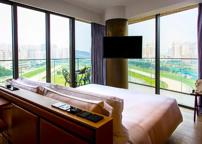Yoho Hollywood Roosevelt Hotel Macau