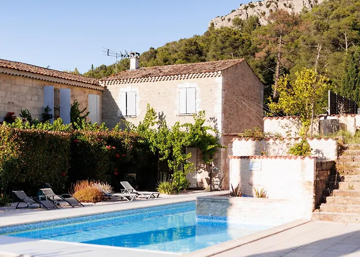 Chateau Catherine De Montgolfier - B&B Et Gites - Piscine - Domaine Viticole Bio Avec Degustation Narbonne