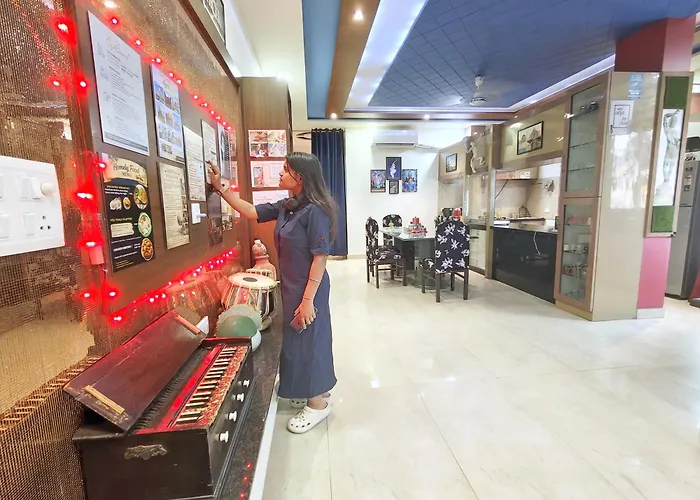 The Hideout Agra Garden Homestay - Near Taj Mahal