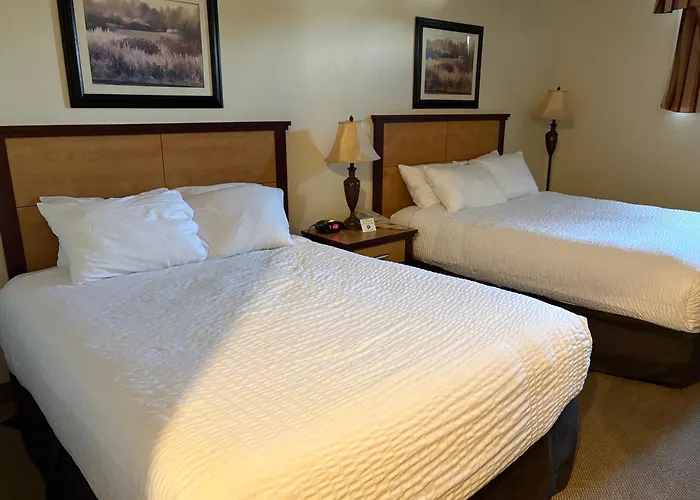 Park West Inn Saint James