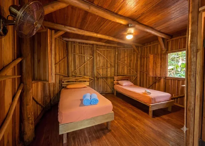 Don Jon'S Surf And Yoga Lodge Playa Santa Teresa 