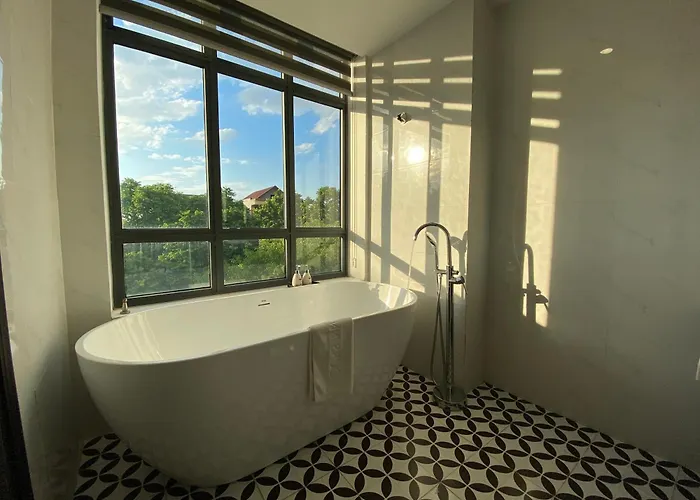 Moma Paris Hotel Ninh Binh