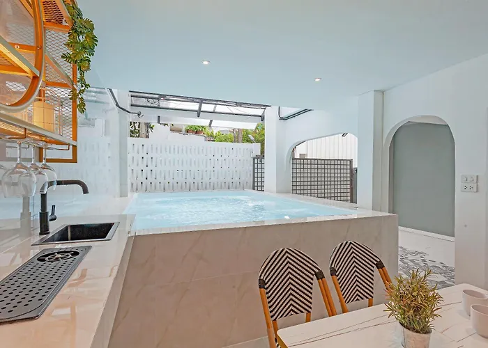 Joy Homes And Pool Nimman Chiang Mai
