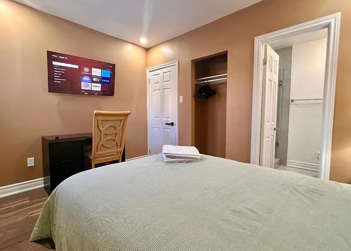 Upgraded Rooms With Bath 7-Min To Subway Near Downsview Rogers Stadium Toronto