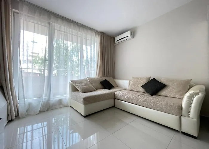 Admiral Plaza Premium Suites Sunny Beach