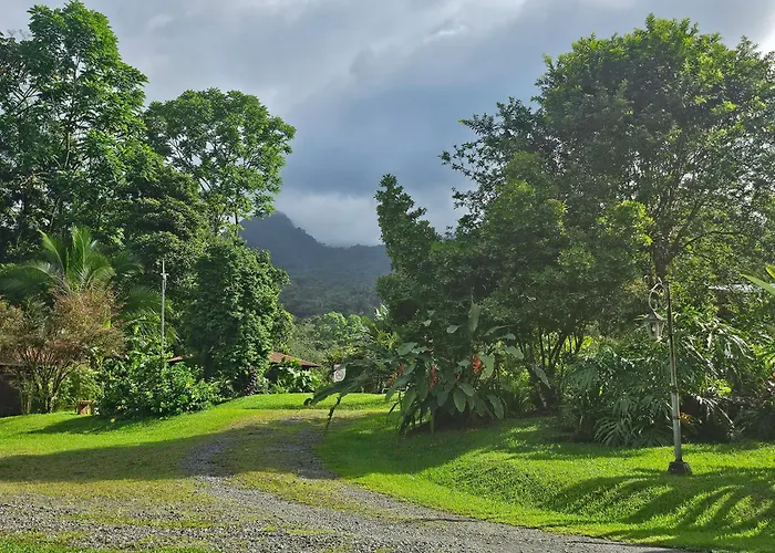 Yellow Tree Suites La Fortuna