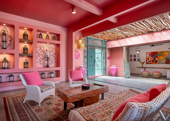 Pinkcoco Gili Trawangan - Constant Surprises - For Cool Adults Only Hotel
