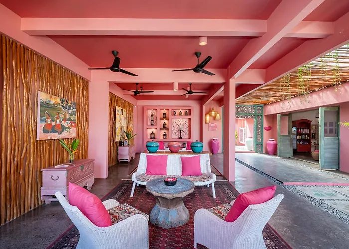 Pinkcoco Gili Trawangan - Constant Surprises - For Cool Adults Only Hotel
