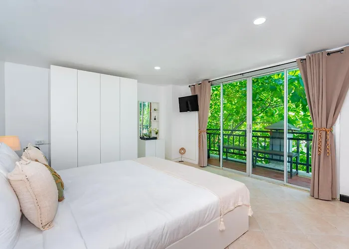 Kata Station Boutique Hotel, Kata Beach