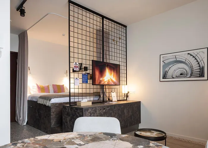 Yust Antwerp Hotel