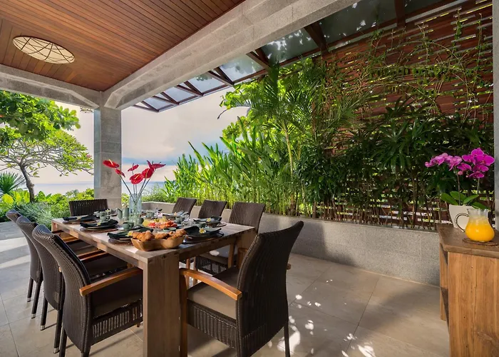 The Luxe Bali - Luxury 3 Bedroom Cliff Ocean Edge Villa Uluwatu