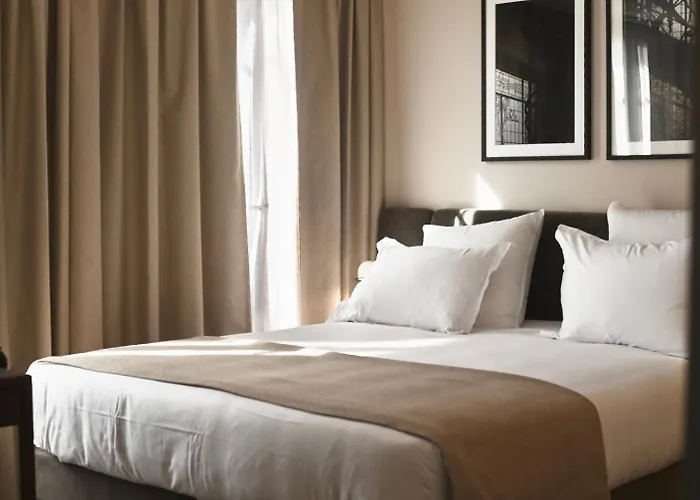Hotel Local 101 Beaurepaire Paris