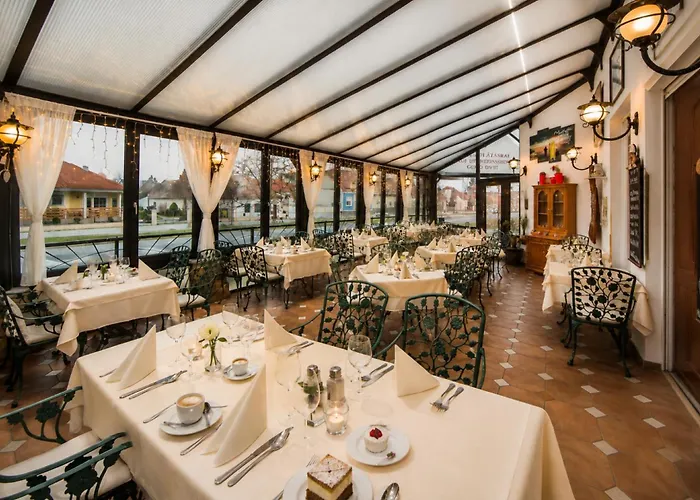 Hotel Piroska Buk