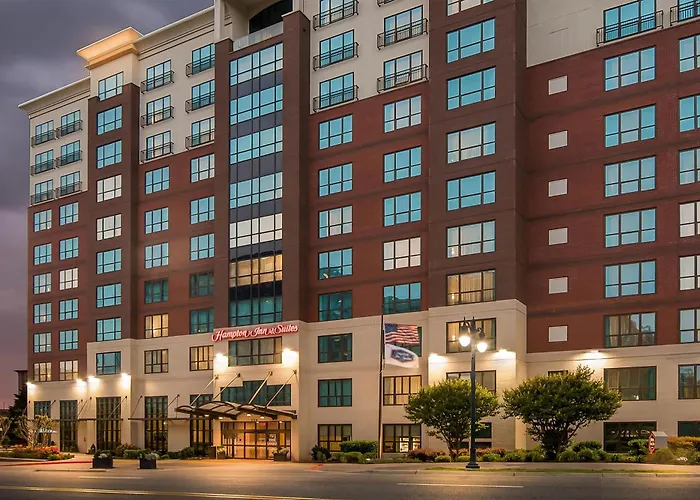 Hampton Inn & Suites National Harbor-Newly Renovated