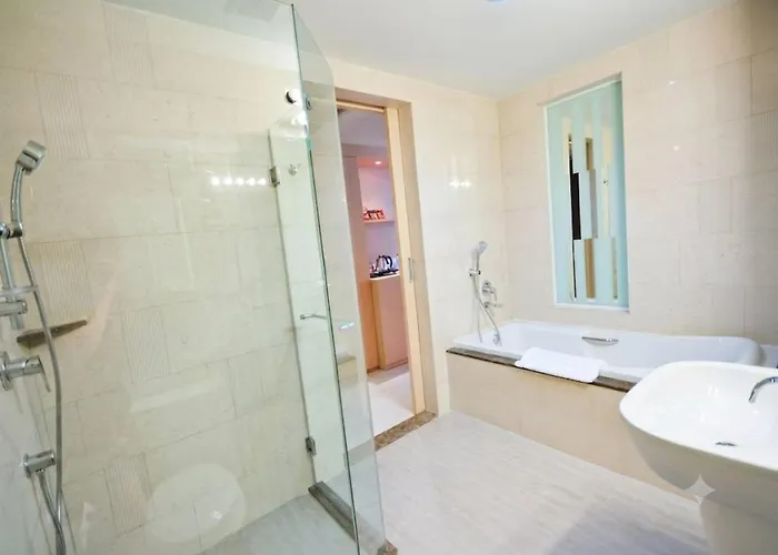Parinda Hotel - Near Benjakitti Park & Queen Sirikit National Convention Center Bangkok