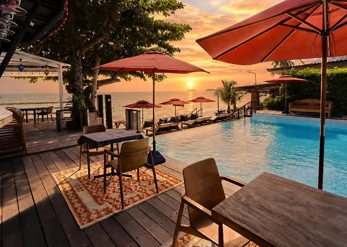 Sunset Beach Club Hotel (Adults Only) Haad Rin