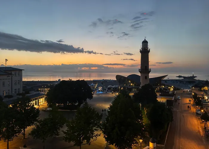 2 Schlafzimmer, Offene Kueche, Balkon Und Terrasse - Moderne 90Qm In Ruhiger, Zentraler Lage - Nur 500M Bis Zum Strand Rostock