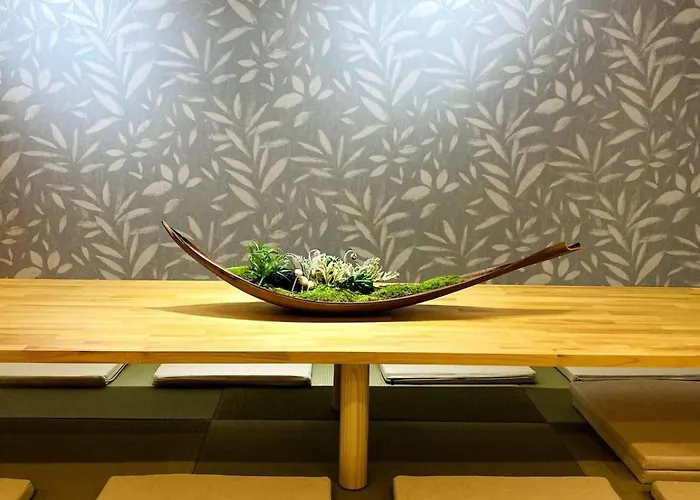 花火天下茶屋一番館天下茶屋駅徒歩4分リニューアルした落ち着きのある和風モダンな民宿 Osaka