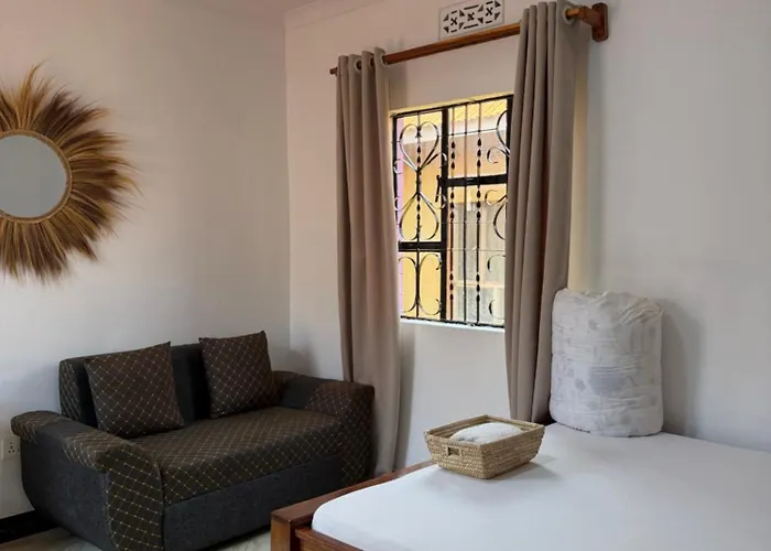 Amora Homestay And Safaris Karatu