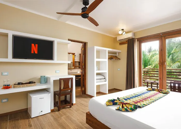 Blackstone Beach Resort Uroa