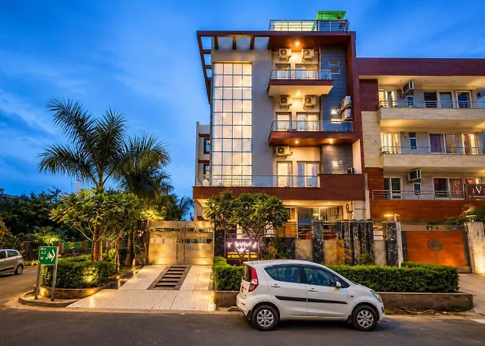 Hotel Vibe Blue Sec 70, Near Kailash Hospital & Sec 61 -52 Metro Noida
