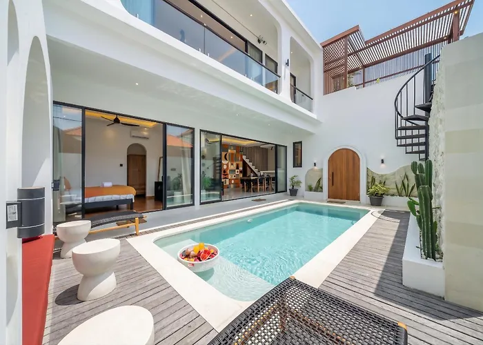 Alisa Villa - Pool Retreat With Rooftop Lounge Close To Beach Canggu 