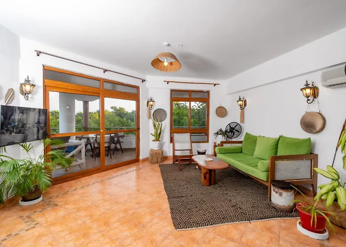 Hewani A Bright & Airy 1 Bedroom Apartment With An Ocean View & Pool Kilifi