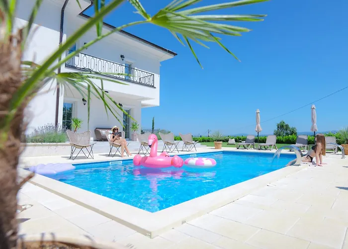 Vila Sa Bazenom Vrnjacka Idila Vrnjacka Banja