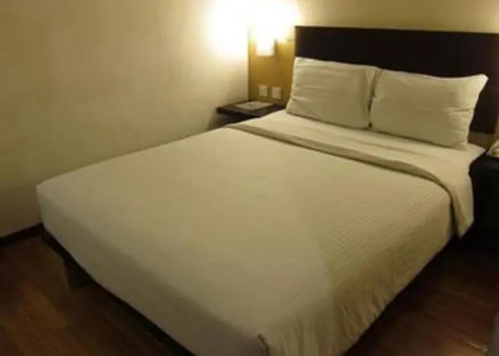Zuzu Simpang Lima Hotel Semarang
