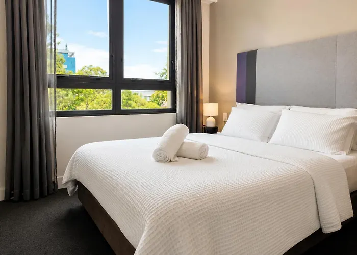 Stylish 1 Bedroom Apartment - Parramatta Cbd - Free Parking - Corporate Or Leisure Sydney