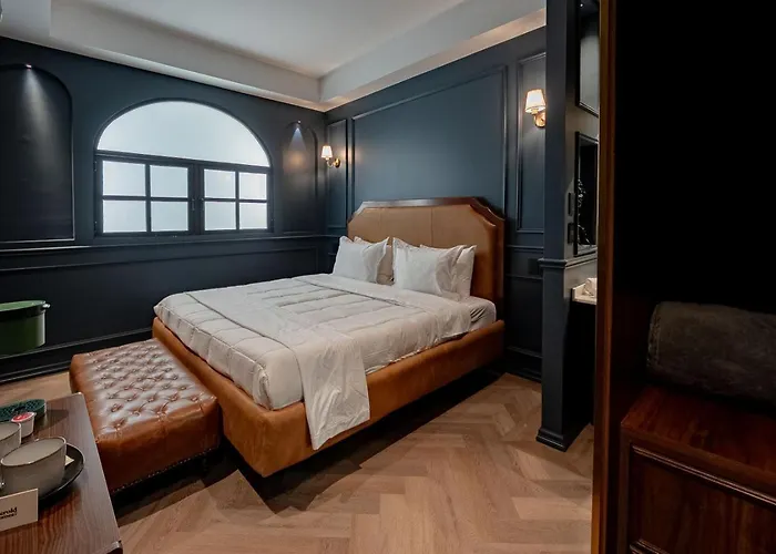 The Midnight Bloom Suite Mexico City