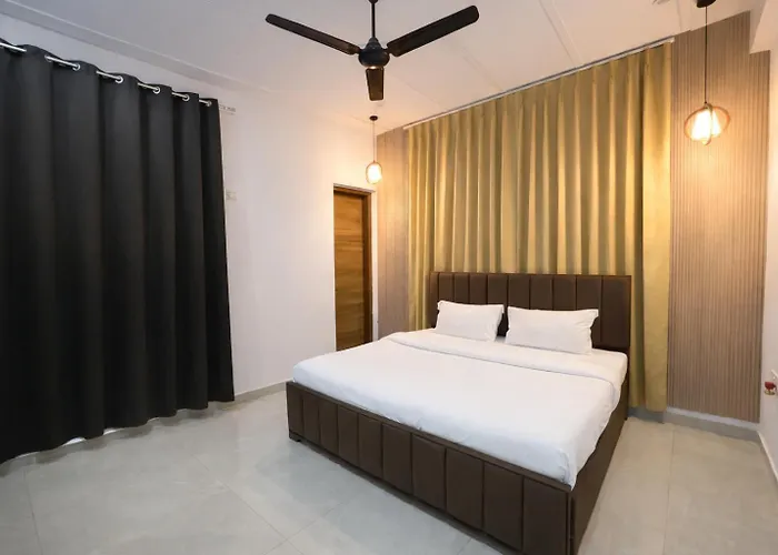 Premium 2Bhk Luxury Stay Near Noida Sector 62