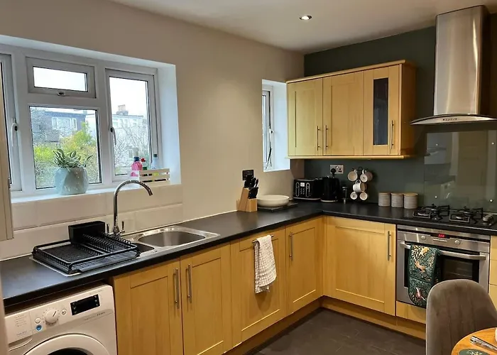 Quiet 2 Bed In Central Wimbledon Sleeps 6 London