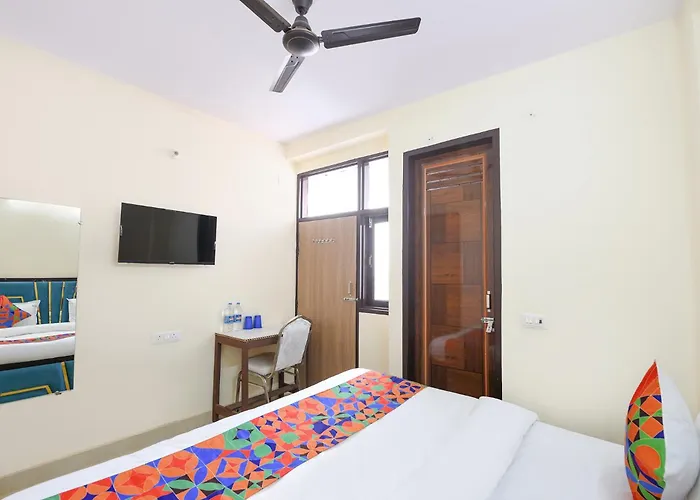 Fabhotel Glass Castle New Delhi