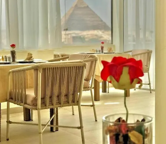 Pyramids Inn View Cairo