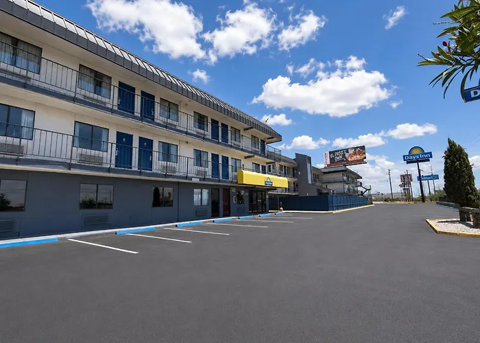 Days Inn By Wyndham El Paso I-10 East